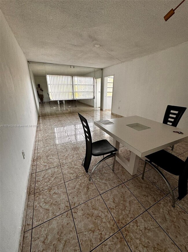 Foto del edificio - 2820 NE 201st Terrace