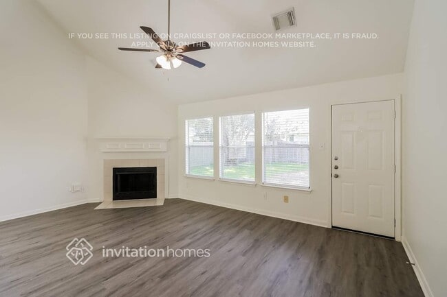 Foto del edificio - 2722 Safe Harbor Cir