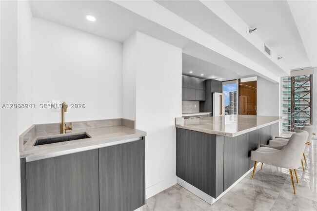 Building Photo - 19355 Turnberry Way