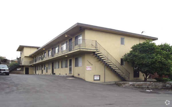 Foto del edificio - 15768-15840 Marcella St