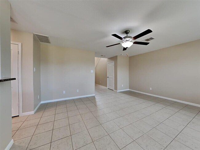 Building Photo - 512 Red Dusk Paint Dr