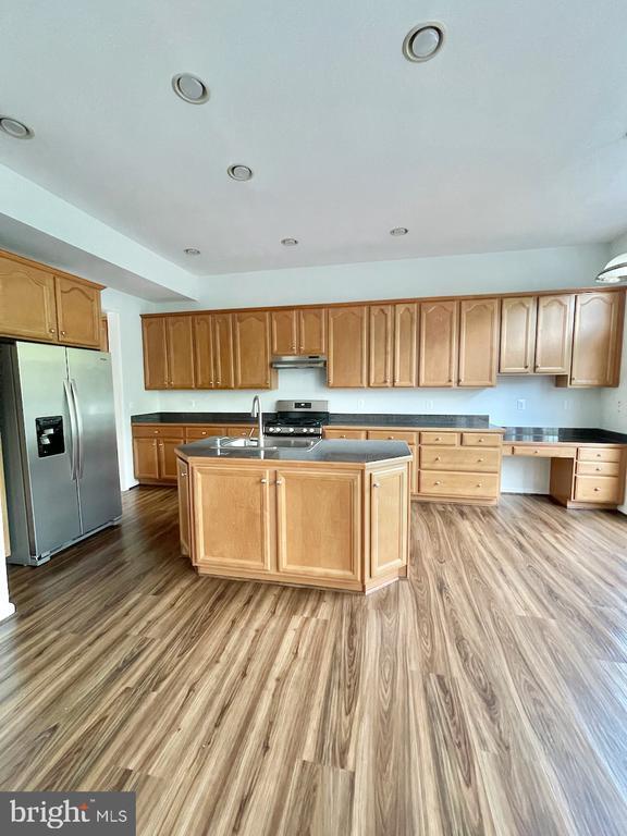 Foto del edificio - 2403 Cypress Green Ln
