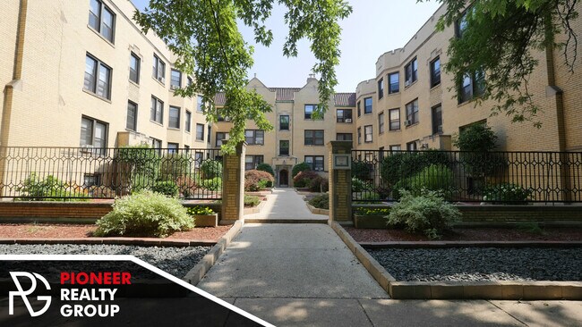 Foto del edificio - 1129 W Oakdale Ave