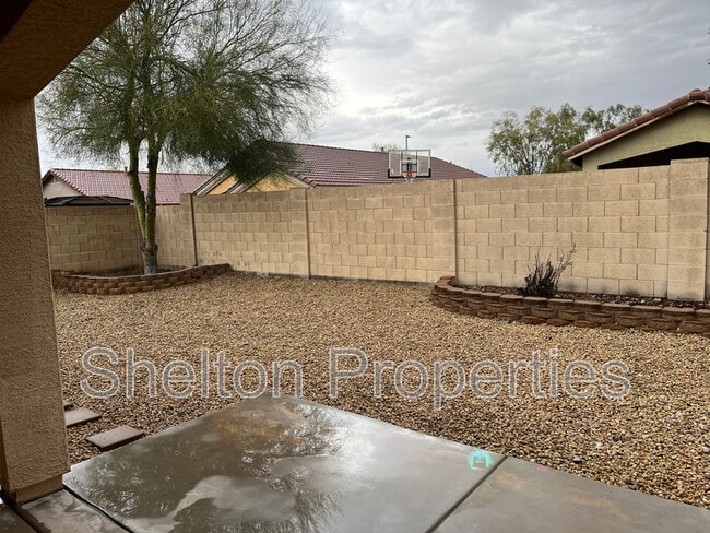 Building Photo - 17476 W Coyote Trail Dr