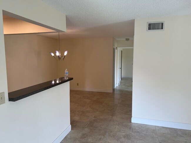 Building Photo - 1301 NW 12th Ave