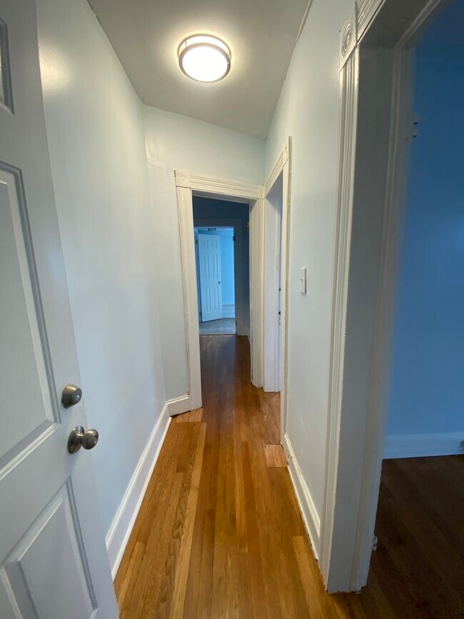 Building Photo - 450 Poplar St