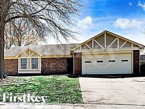 Building Photo - 6773 Rockbrook Dr
