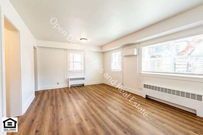 Foto del edificio - 1823 Griswold Dr