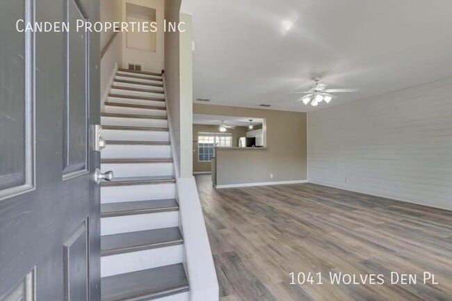 Building Photo - 1041 Wolves Den Pl