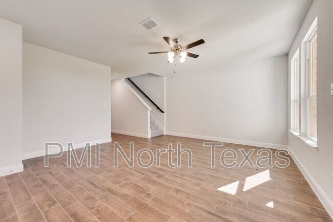 Foto del edificio - 825 Portina Dr