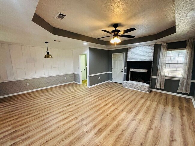 Building Photo - 5062 Womack Dr