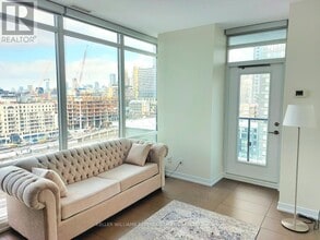 Building Photo - 170 Fort York Blvd