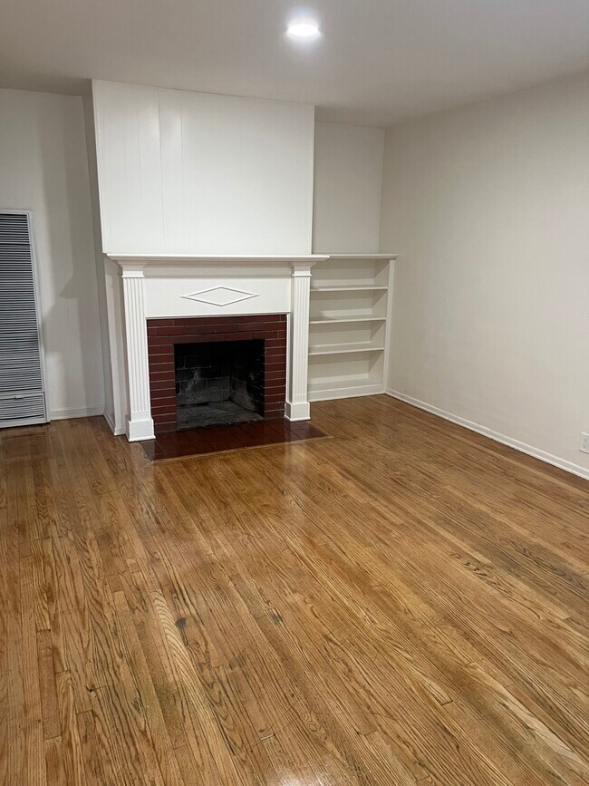 Foto del edificio - 6546 Hazeltine Ave