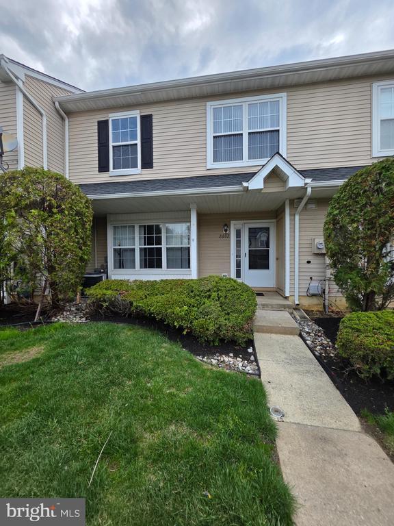 Building Photo - 2602 Saxony Dr