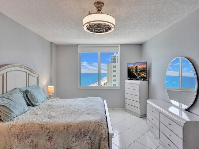 Foto del edificio - 3725 S Ocean Dr