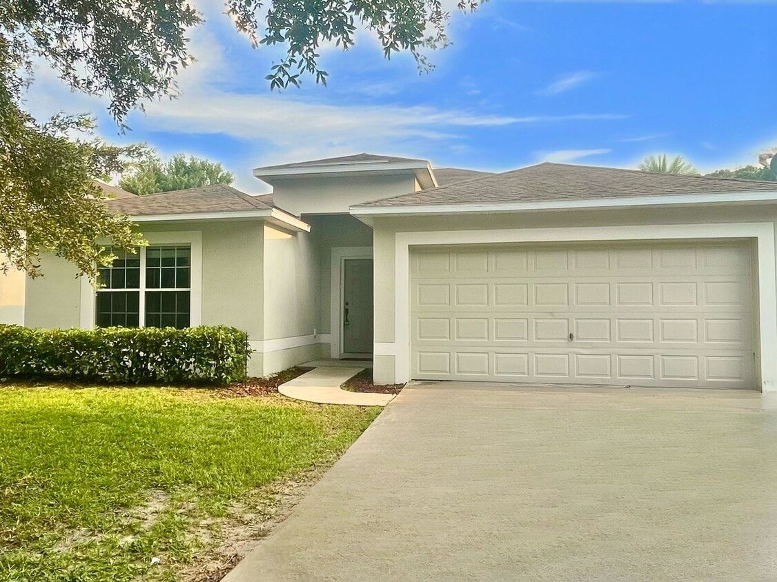 Foto principal - 3/2 with flex room & Fenced in yard