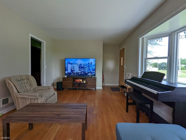 Building Photo - 3 br, 2 bath House - 3841 Ridgeway Avenue