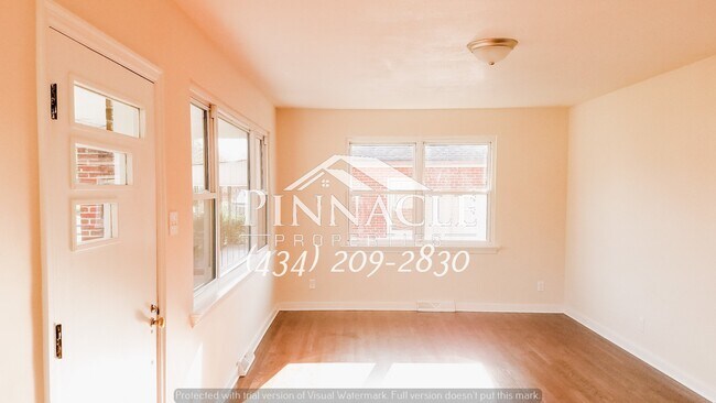 Foto del edificio - 103 Roberts Ave