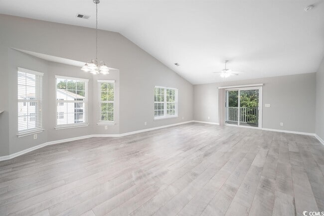 Building Photo - 4850 Meadowsweet Dr