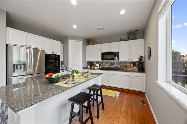 Foto del edificio - 6725 Monterey Pine Loop