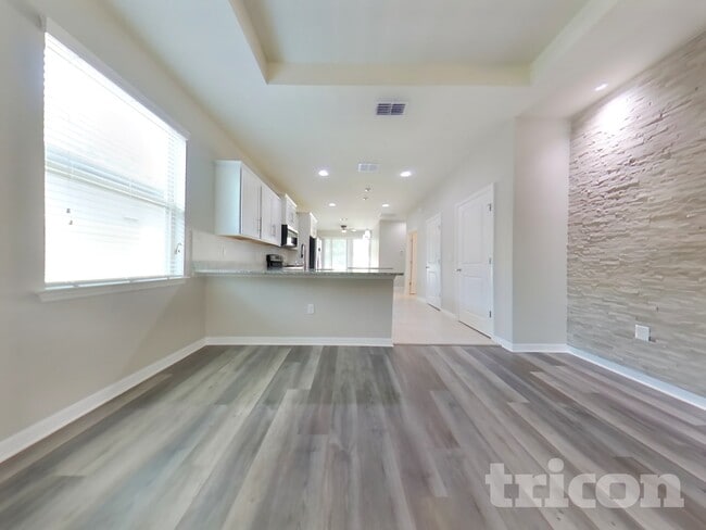Foto del edificio - 2837 E Lake Pointe Dr