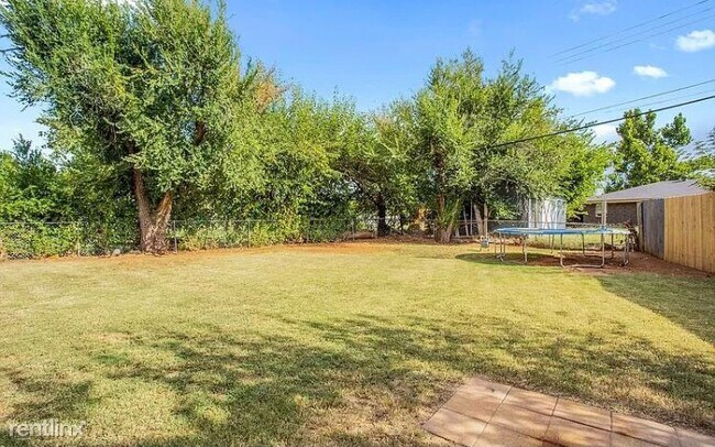 Foto del edificio - 4 br, 2 bath House - 5300 South Drexel Ave