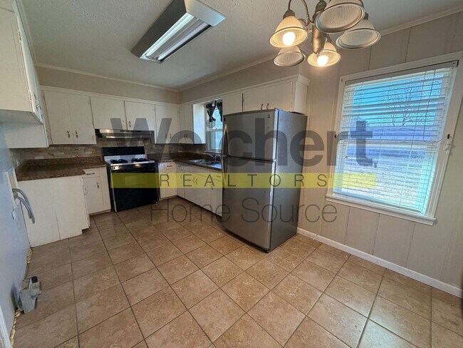 Foto del edificio - 3 bedroom, 1 bath in Sunset Hills
