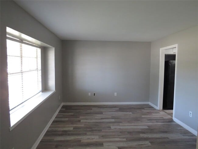 Building Photo - 11202 Sagehaven Dr