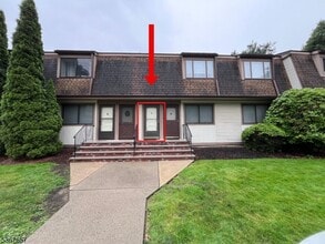 Building Photo - 1919B Stonegate Ln