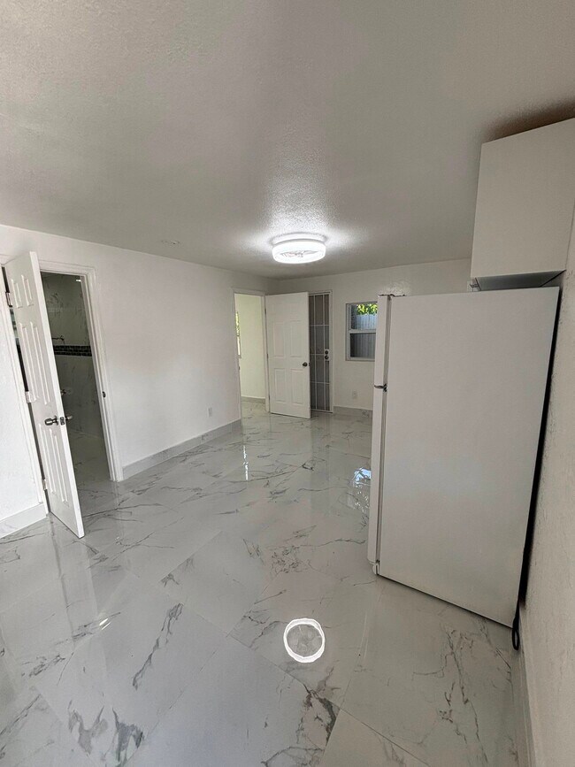 Foto del edificio - 1250 NW 192nd Terrace