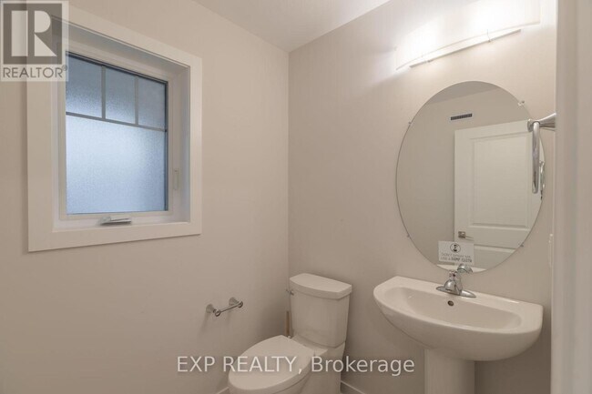 Photo du bâtiment - 150 Empire Pky