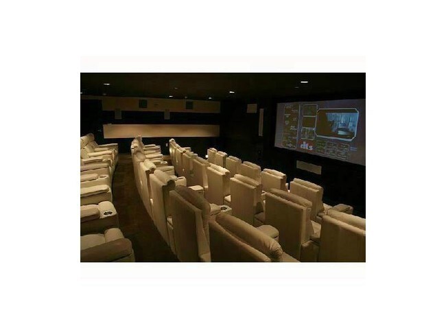 Building Photo - 900 Biscayne Blvd
