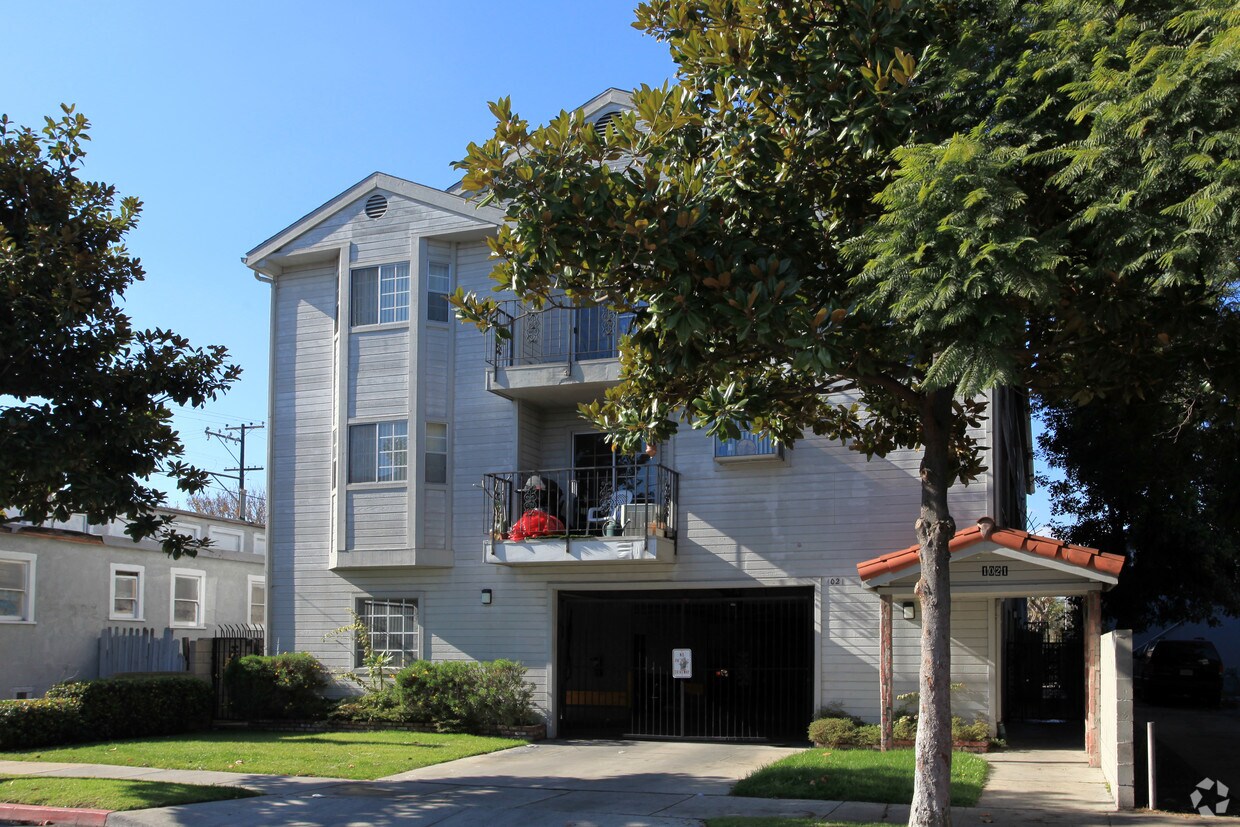 Building Photo - 1021 Gladys Ave