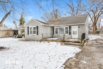 Building Photo - 431 Division St