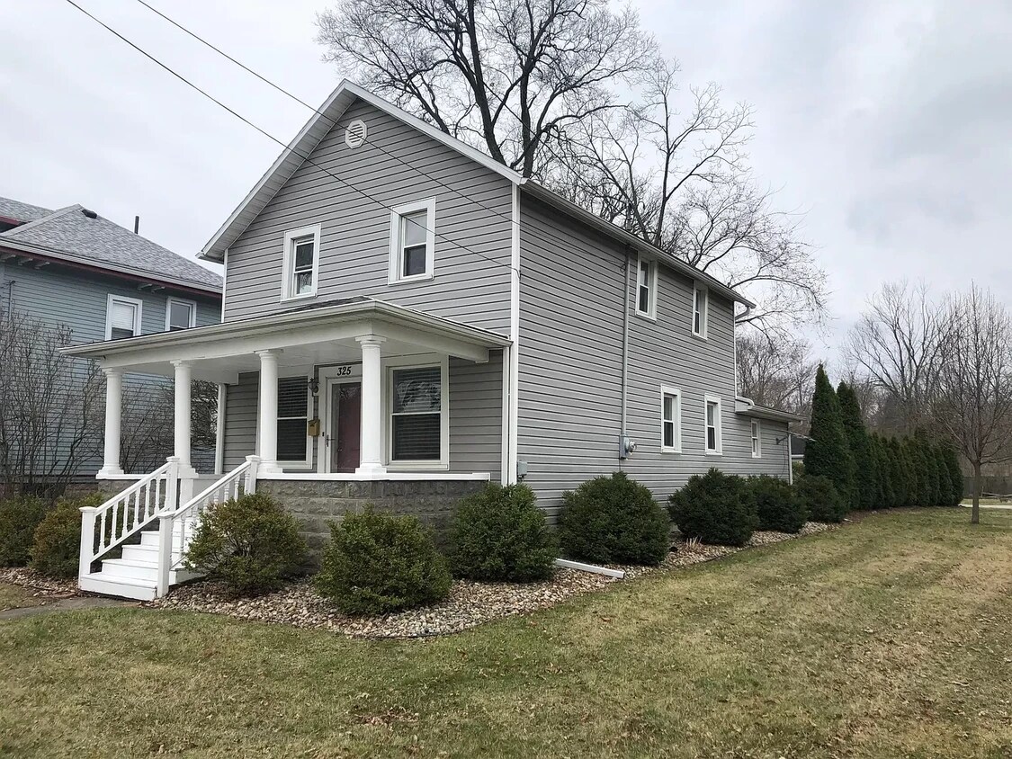 Foto principal - 325 N Maple St