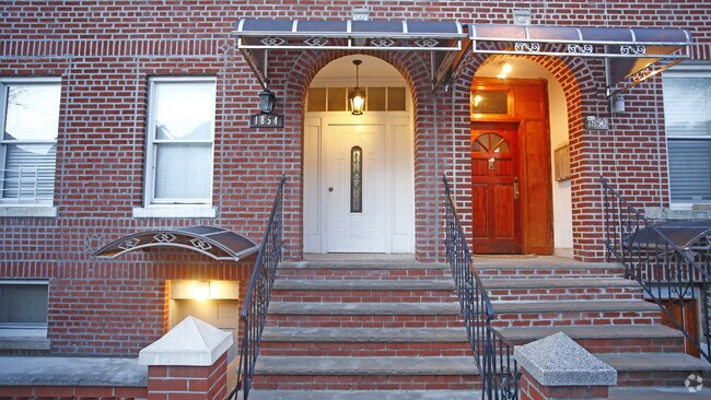 Foto del edificio - 1854 68th St