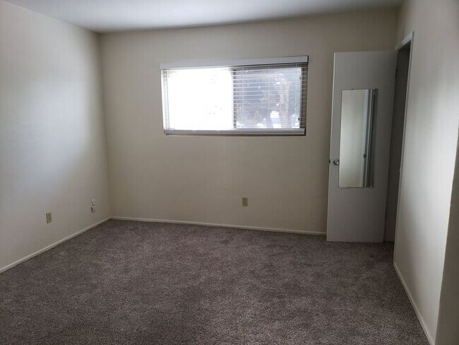 Foto del edificio - 1027 Felspar St