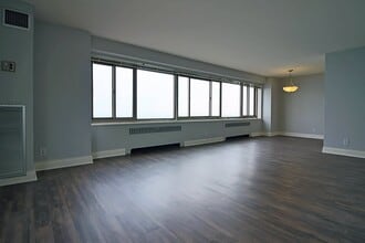 Building Photo - 47 E Schiller St