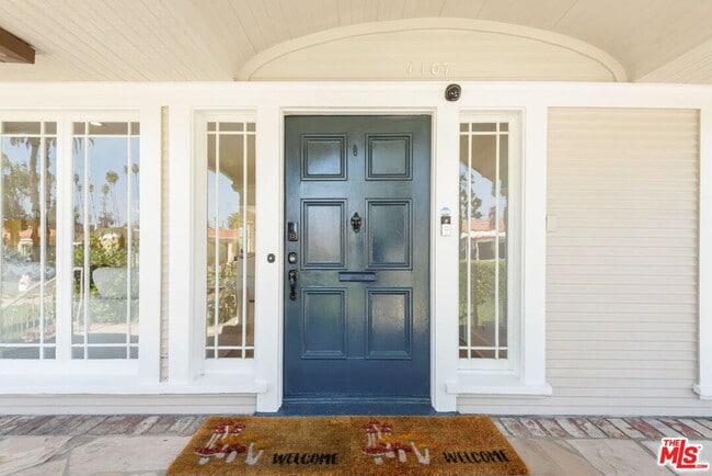 Building Photo - 1107 S St Andrews Pl