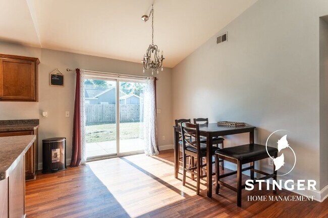 Building Photo - 3 Bedroom / 2 Bath For Rent In Mint Farms