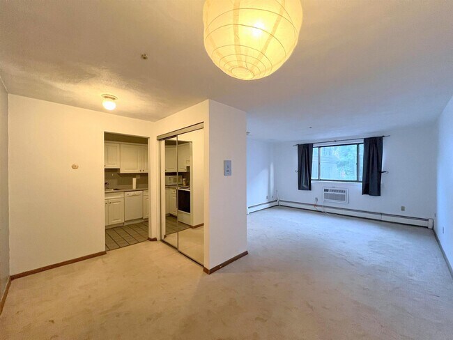 Building Photo - 25 Linden Ave