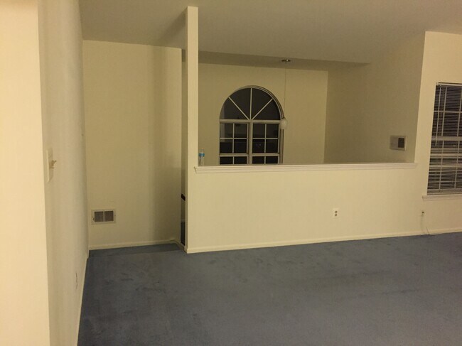 Foto del edificio - 294 Andover Pl