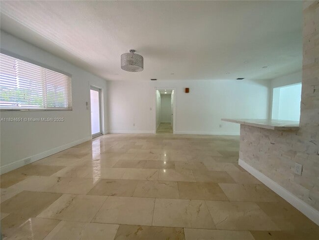Foto del edificio - 19330 NE 18th Pl
