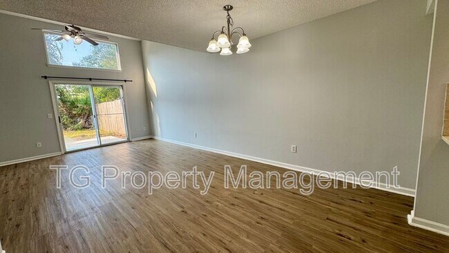 Foto del edificio - 11766 White Horse Rd