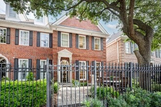 Building Photo - 5124 Chevy Chase Dr