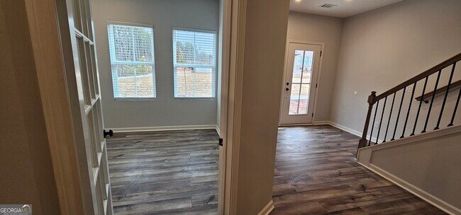 Building Photo - 908 Colton Dr