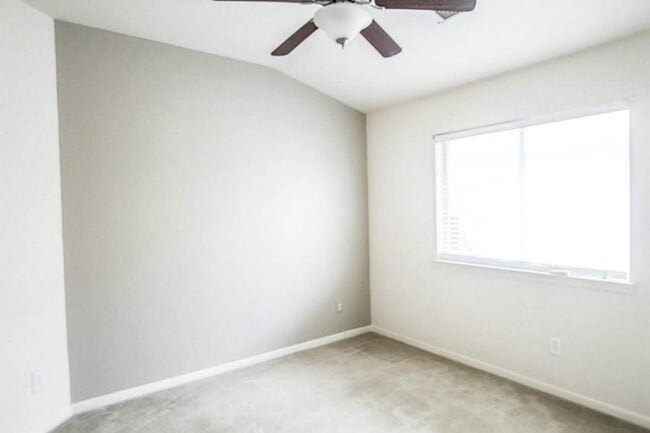 Building Photo - 7710 Butler Lakes Ct