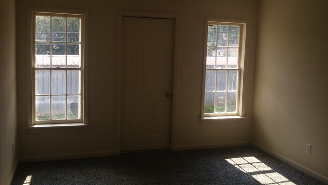 Building Photo - 1354 Cave Spring Rd SW