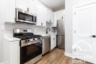 Building Photo - 3840 N Wilton Ave