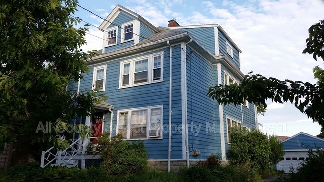 Building Photo - 14 Hosmer St